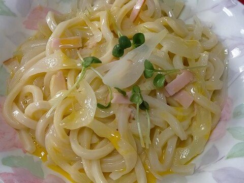 新玉ねぎの甘さ♡やさしい～♪カルボナーラ風うどん♡